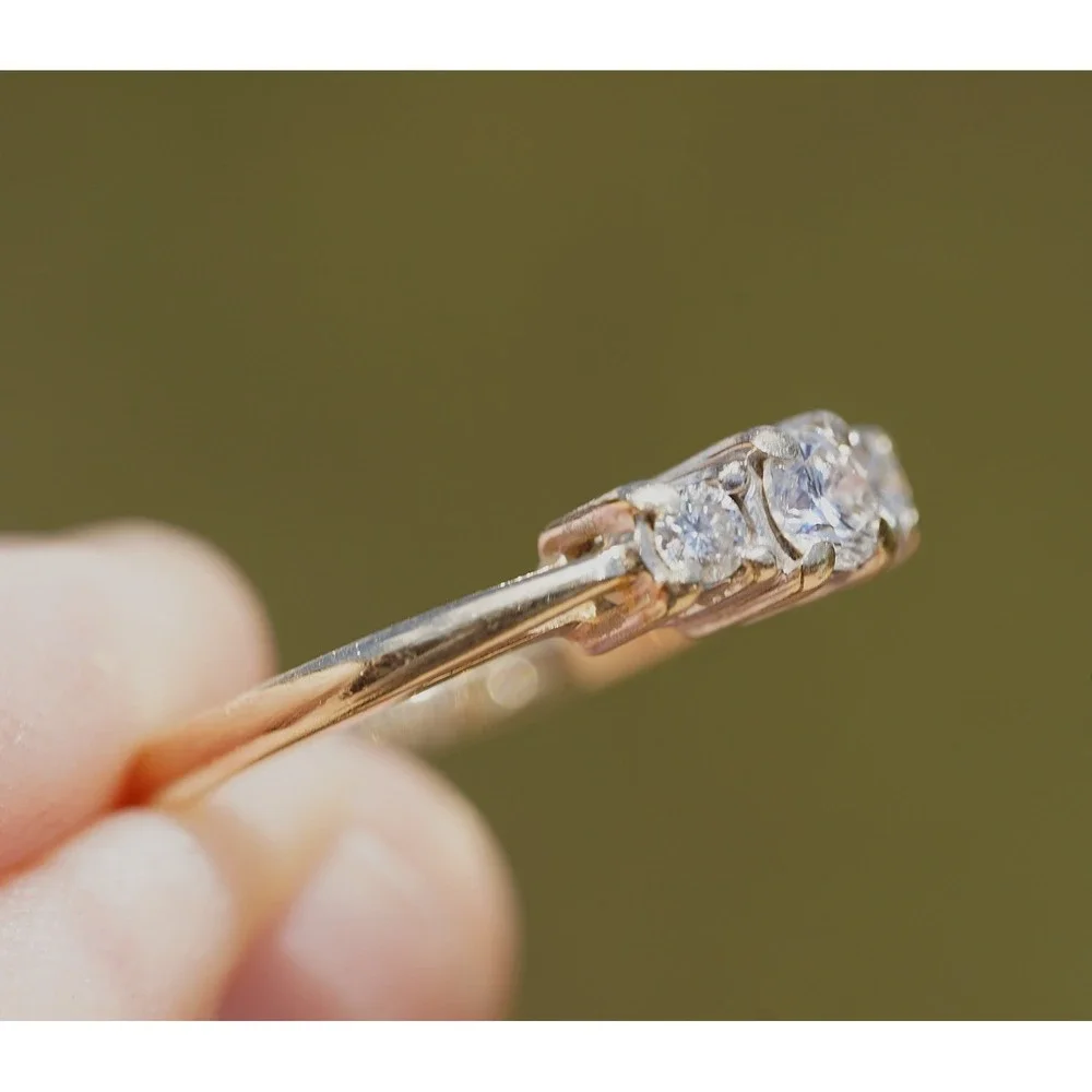 Vintage 14k Solid Yellow Gold Natrual Earth Mined Diamond Ring - Size 6 2.94g
